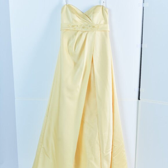 Yellow Belle Dress - Picture 4 of 6